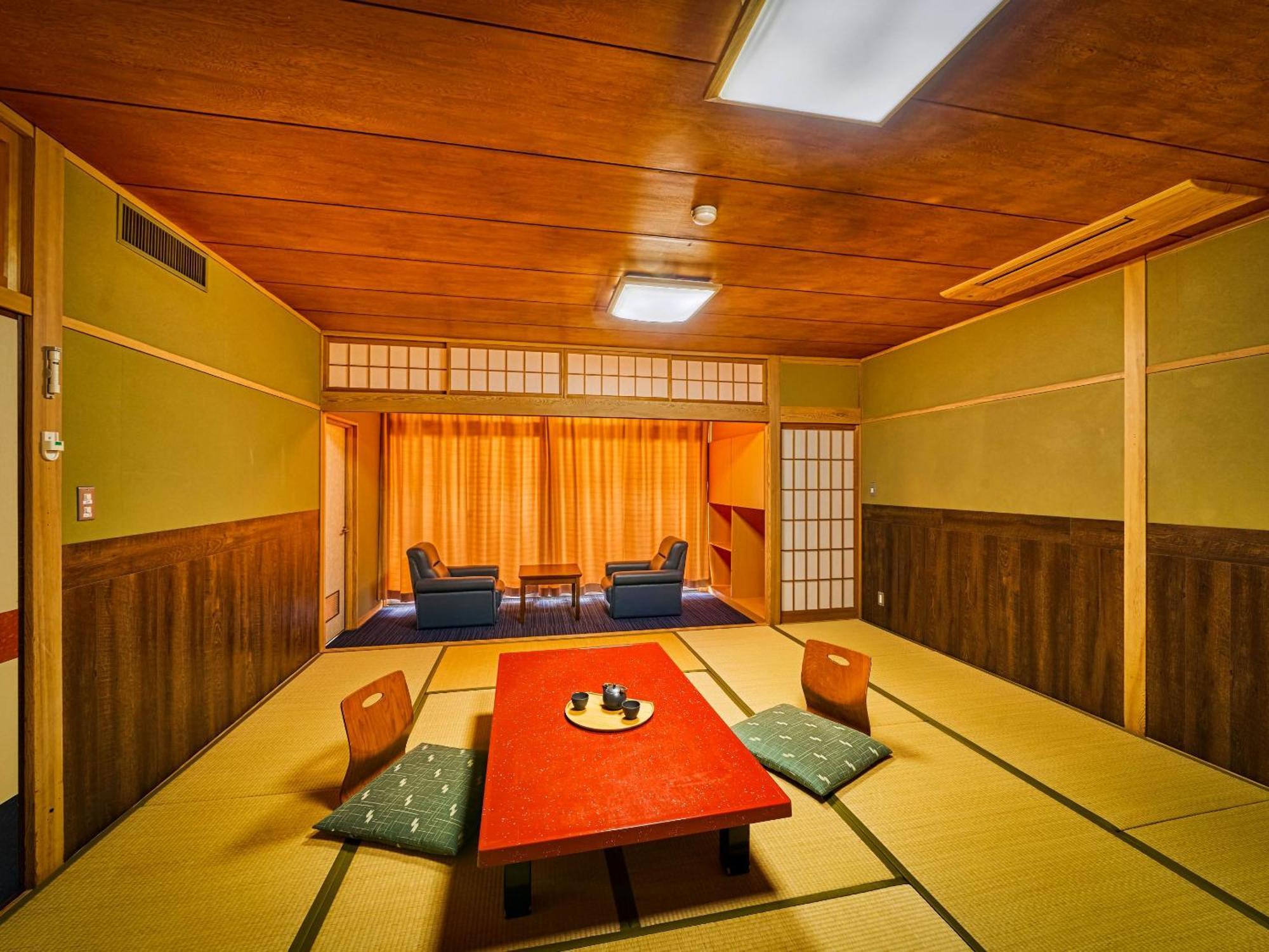 Hotel Ooedo Onsen Monogatari Dogo Macujama Pokoj fotografie