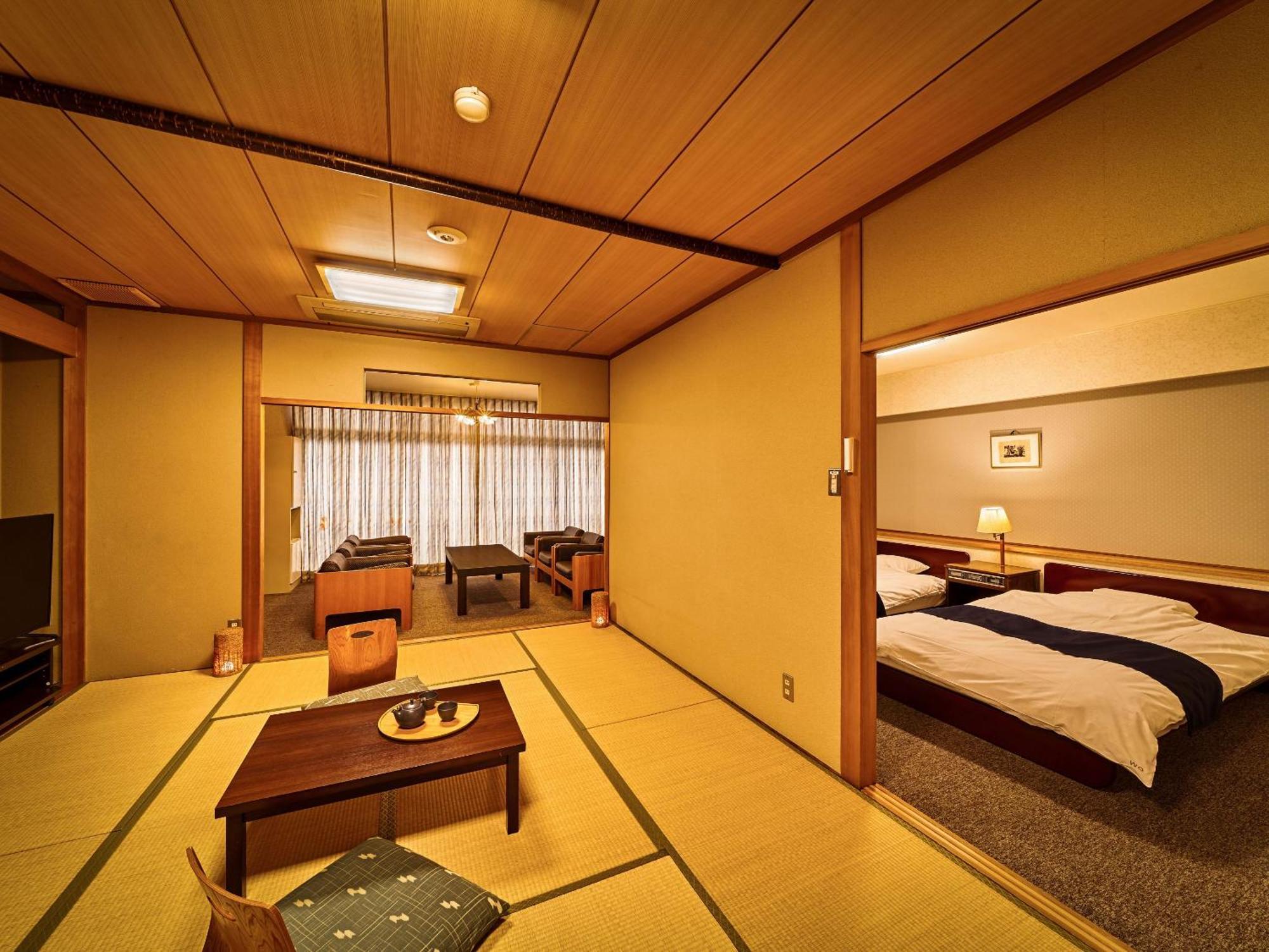 Hotel Ooedo Onsen Monogatari Dogo Macujama Pokoj fotografie