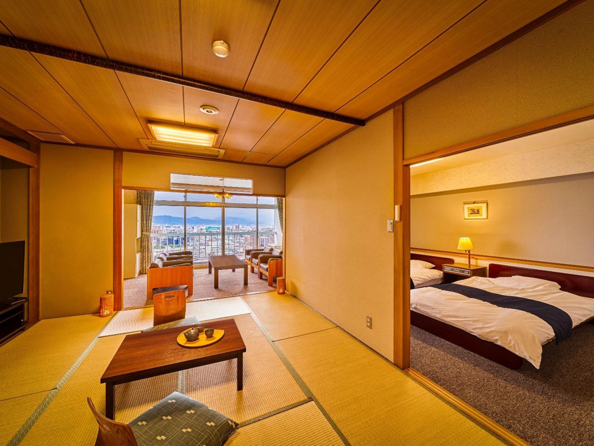 Hotel Ooedo Onsen Monogatari Dogo Macujama Pokoj fotografie
